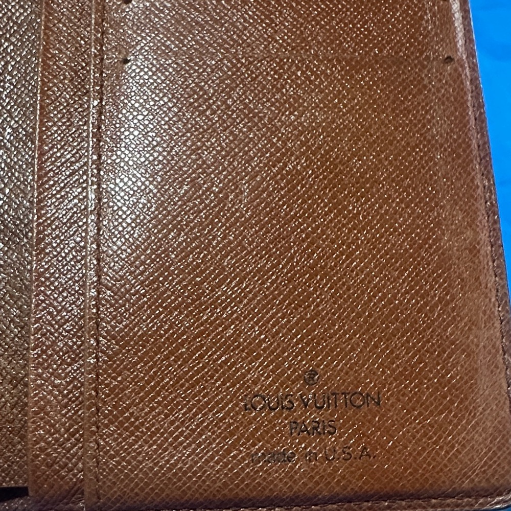 Louis Vuitton Monogram  Wallet  Brown with Gold KISS Lock - Picture 8 of 12